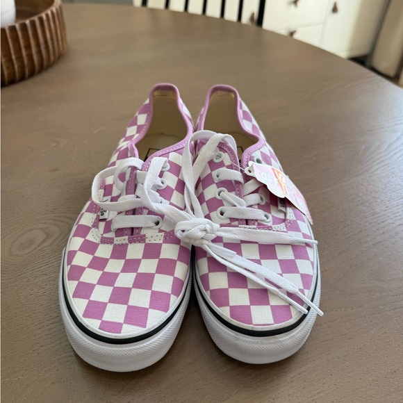 Vans Women’s Sneakers NWT - Picture 2 of 2
